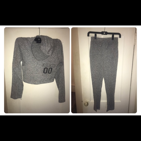 V neck crop hoodie and joggers - Picture 1 of 1